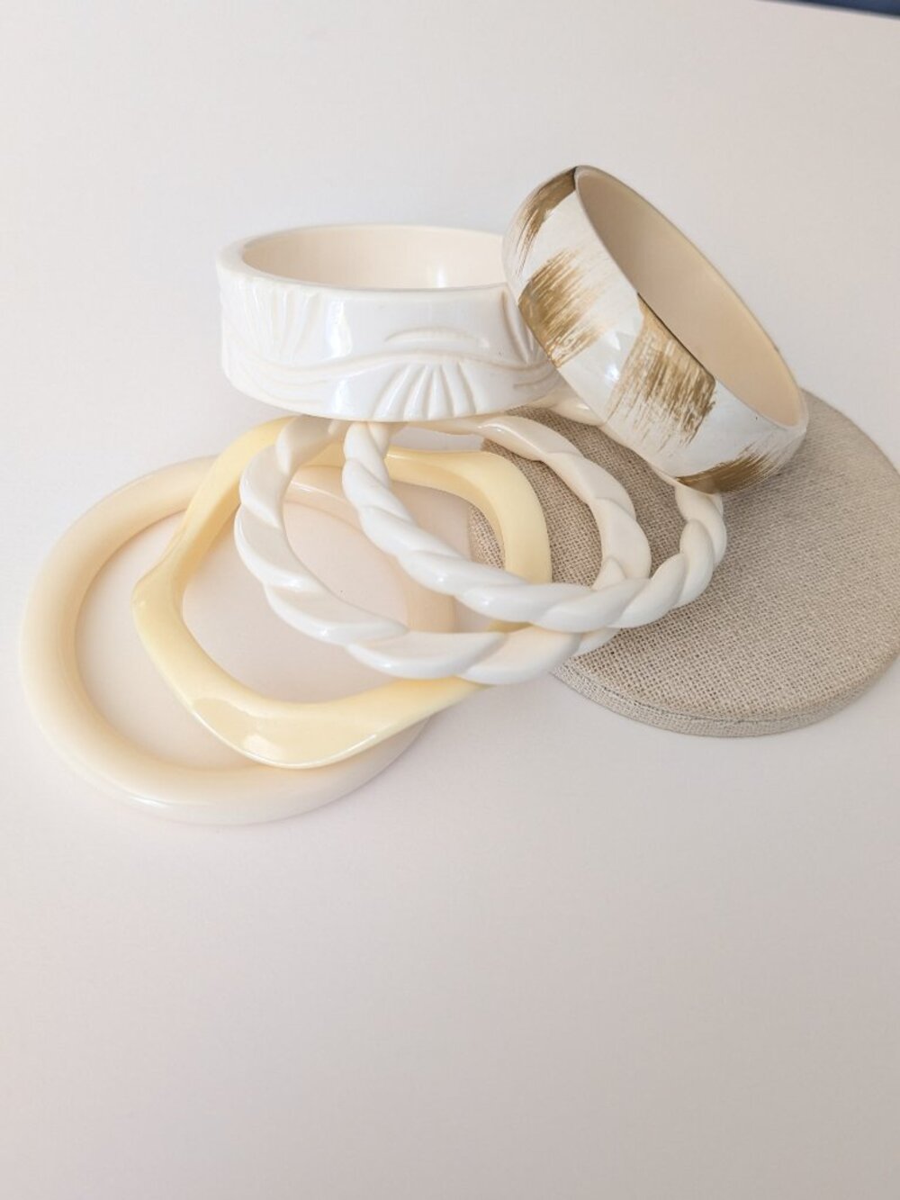 Cream stacking bangle bundle - Picture 10 of 12